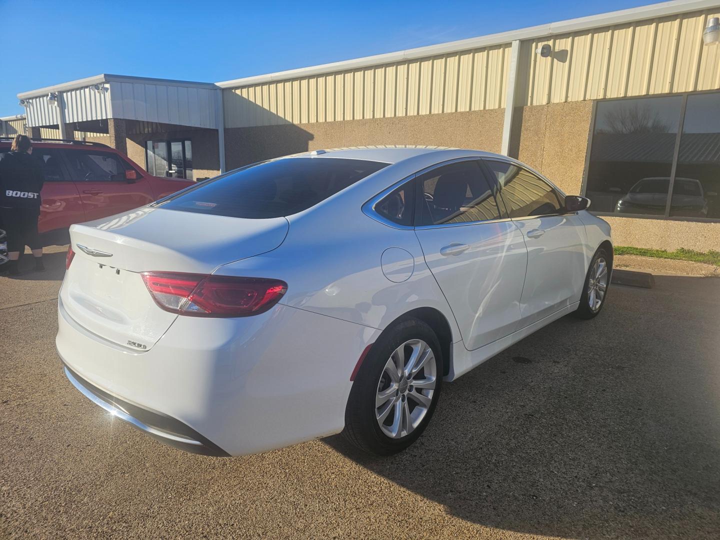 2016 WHITE Chrysler 200 Limited (1C3CCCAB7GN) with an 2.4L L4 DOHC 16V engine, 9A transmission, located at 533 S Seven Points BLVD, Seven Points, TX, 75143, (430) 255-4030, 32.313999, -96.209351 - Photo#2